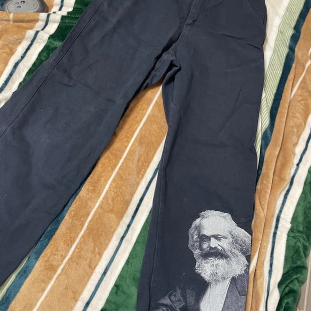 트락타트 칼 마르크스 그래픽 팬츠