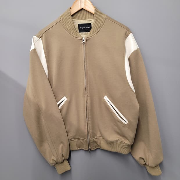 마젠타 스튜디오 바시티 자켓 베이지 