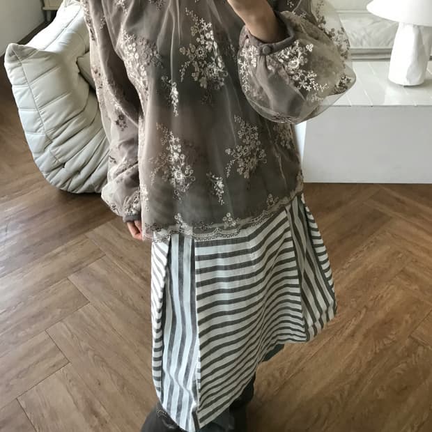 vintage pattern blouse