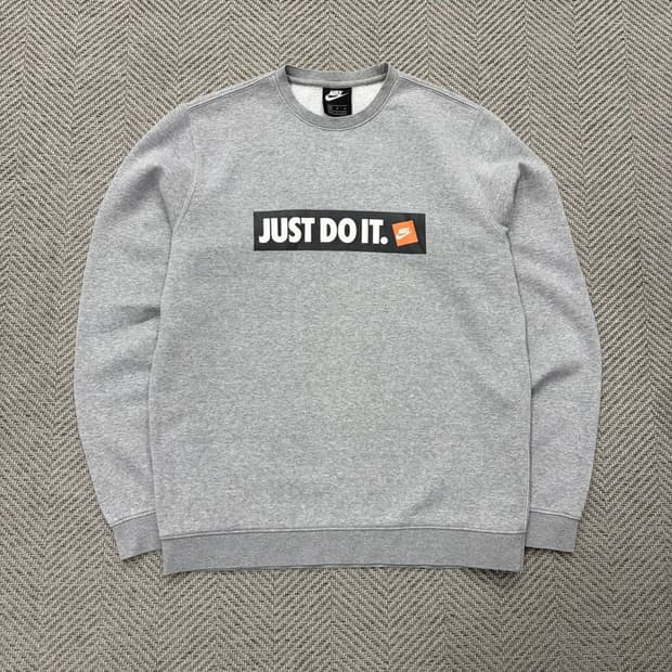 나이키 저스트두잇 맨투맨 v2406