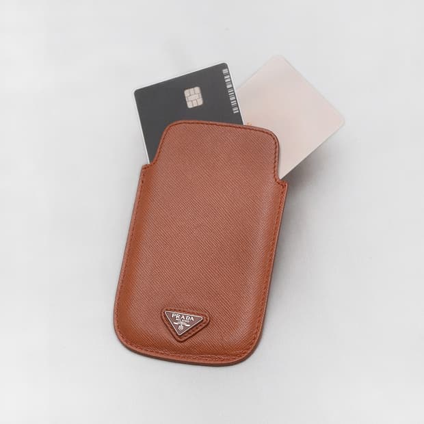프라다 (PRADA) 삼각로고 사피아노 레더 카드.명함 폰케이스