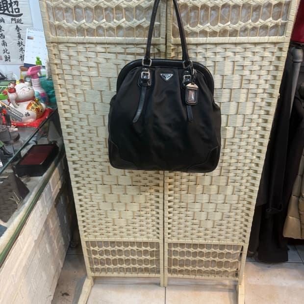 정품 프라다 포코노 숄더백 팝니다