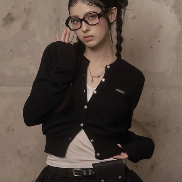 구함) 카키포인트 시그니쳐 니트 가디건 블랙 구해요