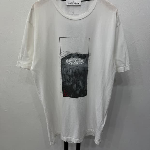 정품) 스톤아일랜드 화이트 프린팅 반팔티 S