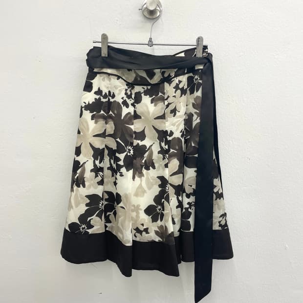 Deep brown floral flare skirt