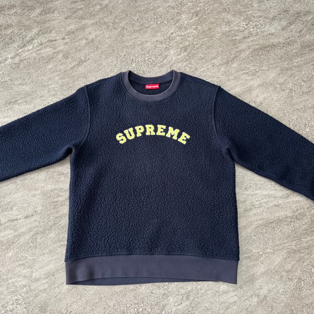 슈프림 폴라텍 크루넥 L 판매합니다.