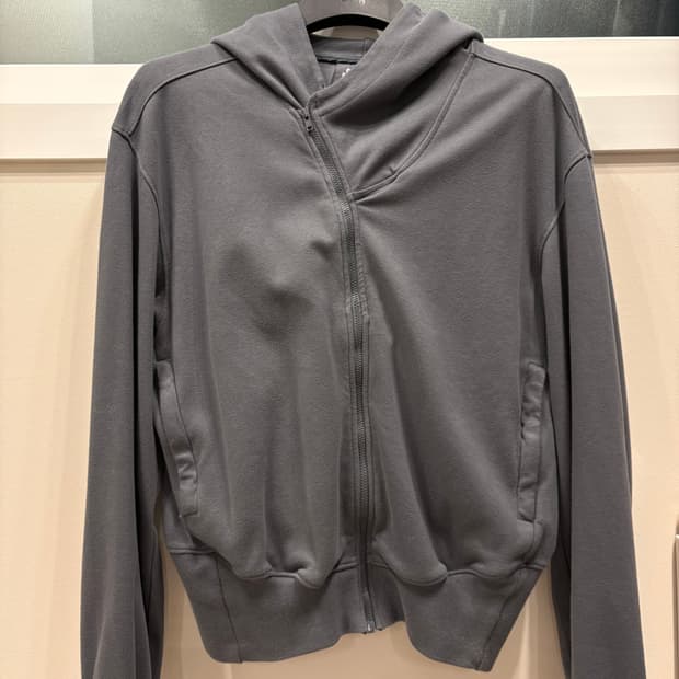 누마레ee 커브드 후드집업 챠콜 L 팝니다
