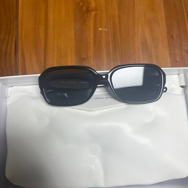 젠틀 몬스터 x 메종 마르지엘라 MM212 블랙 클리어