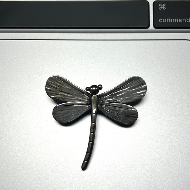 YUKI ARTS 잠자리 브로치