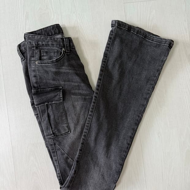 오도어 카고 부츠컷 흑청팬츠