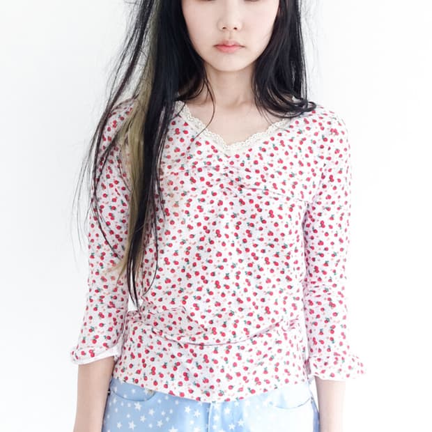 샵페어리 little strawberry lace top ivory