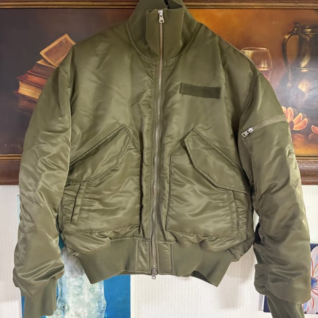 벨리에 랜더 플라이트 자켓 카키 105