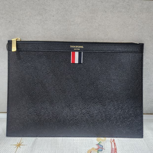 톰브라운 레더 클러치 스몰 새제품