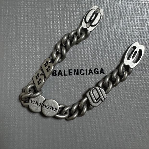 발렌시아가 메탈체인 팔찌