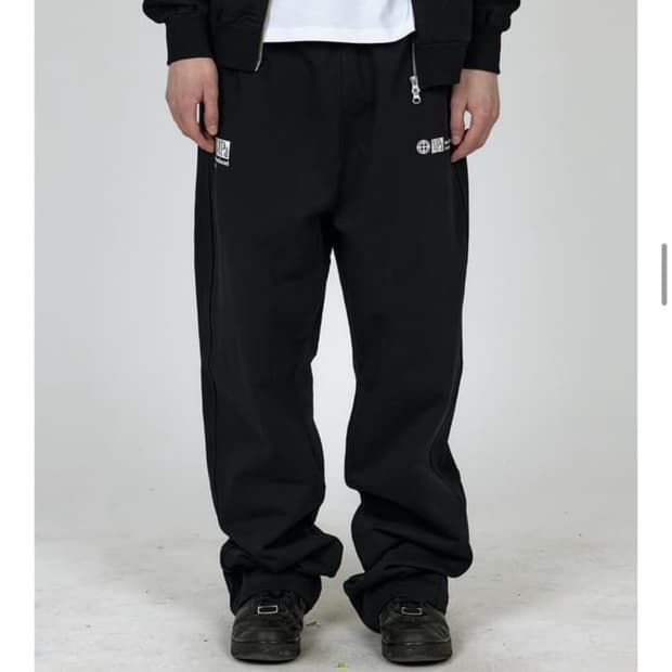 플라스틱 프로덕트 스웻팬츠 s사이즈 구해요!