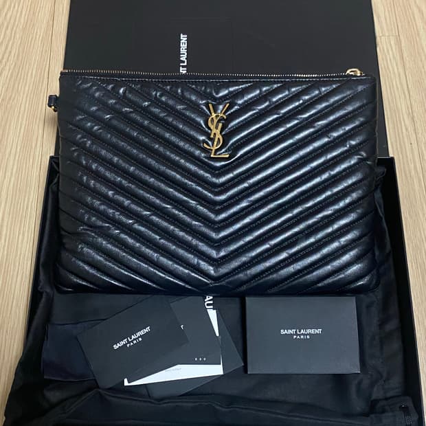 입생로랑  마틀라세 클러치