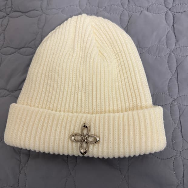 써저리 비니 화이트