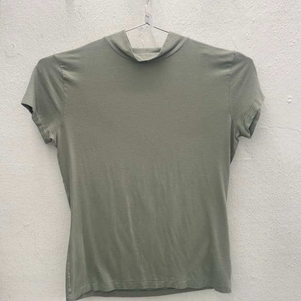 베네통 페일그린 반폴라 반팔 티셔츠