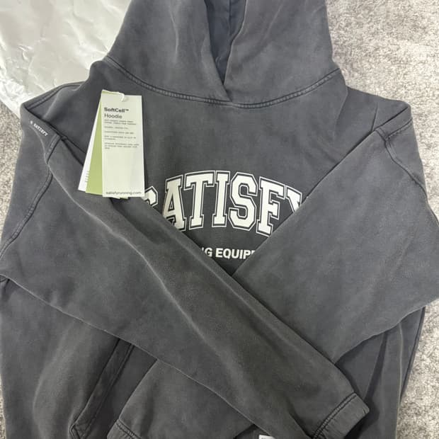 새티스파이 Satisfy 소프트쉘 softcell 후드티