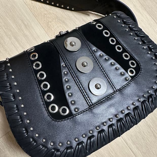 자라 스터드 레더백