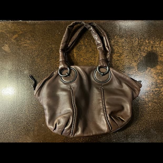 보테가베네타 레더 도트백 만두백