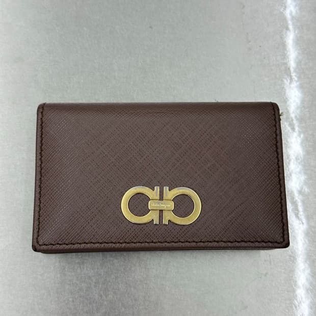 페라가모 간치니 카드지갑 브라운