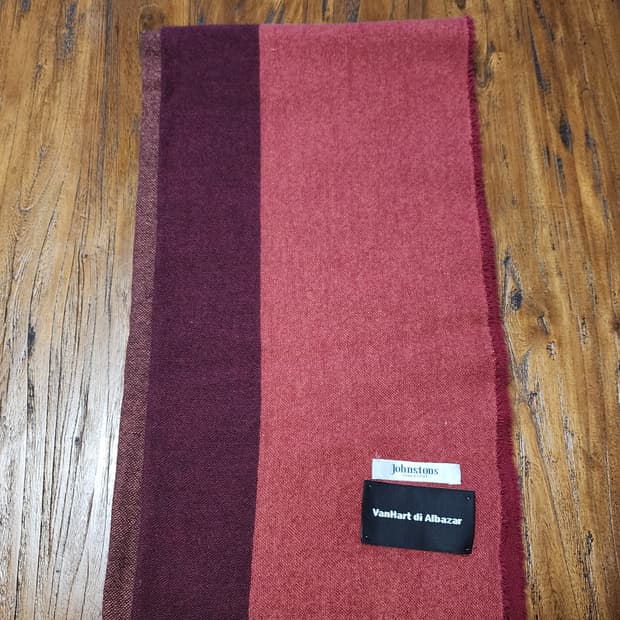 존스톤즈 반하트 디 알바자르 울 머플러