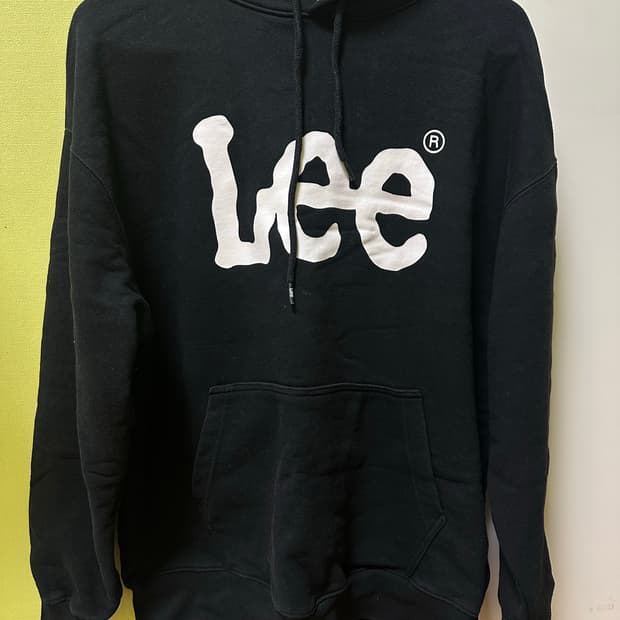 lee 후드티