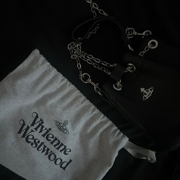 비비안웨스트우드 크리시 버킷백 블랙