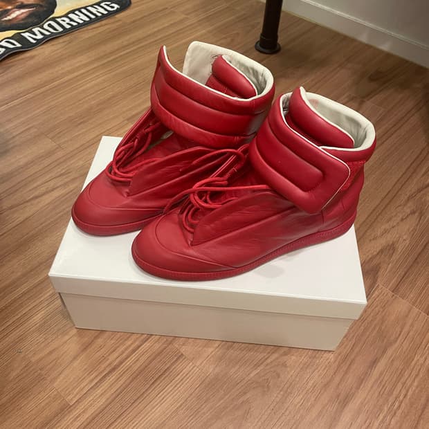 마르지엘라 퓨처 레드 40