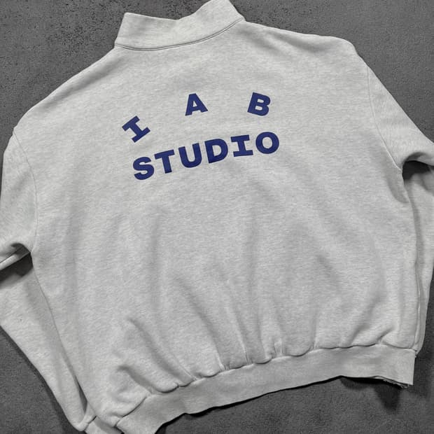 아이앱 스튜디오 하프집업 맨투맨