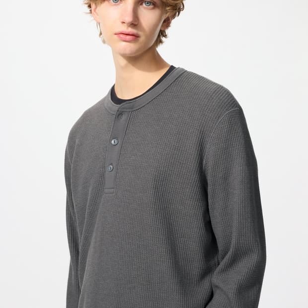 유니클로 와플헨리넥 긴팔티셔츠 그레이