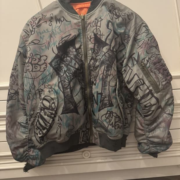 모와로라 그래피티 봄버 M 극미중고