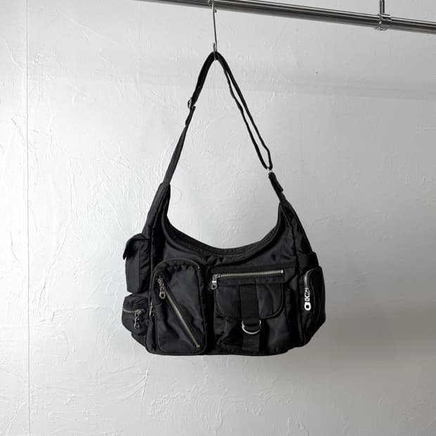 SAC 멀티 포켓 나일론 숄더백