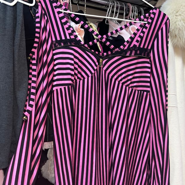 빈티지 검정 핑크 스트라이프 오네갸루 탑 티셔츠