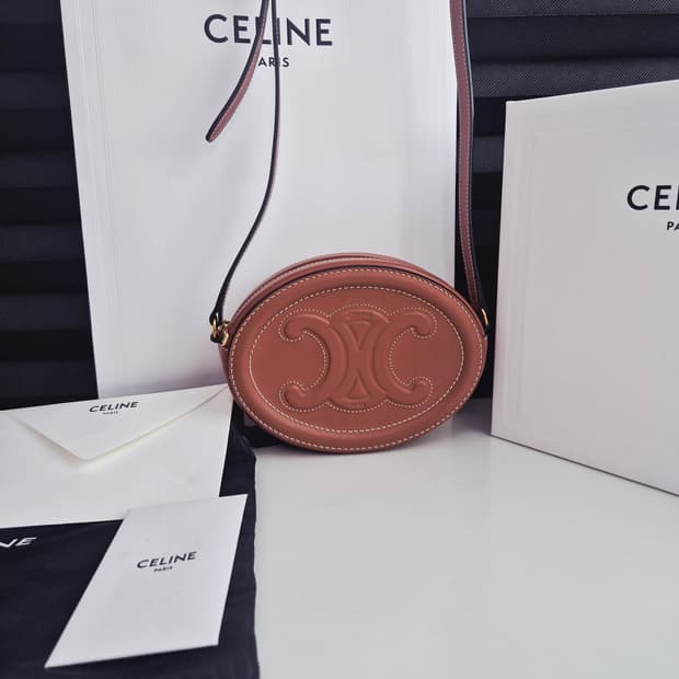 셀린느 트리오페 오벌 펄스 미니백 (상태 매우 좋음)