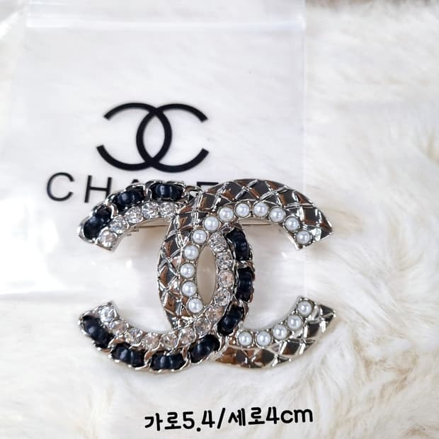 빈티지 샤넬 로고CC 브로치