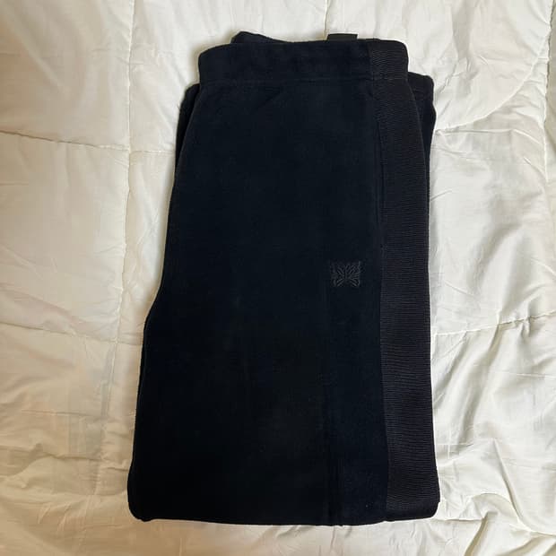 유니클로 니들스 후리스 팬츠 검정색상 L사이즈 판매합니다 
