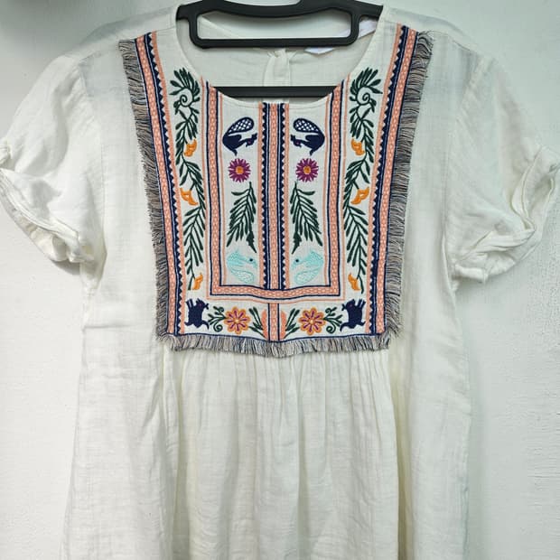 자라 자수 반팔 블라우스