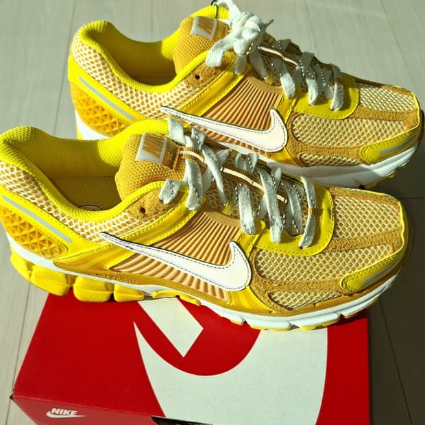 나이키 줌 보메로5 옐로우 오커 260