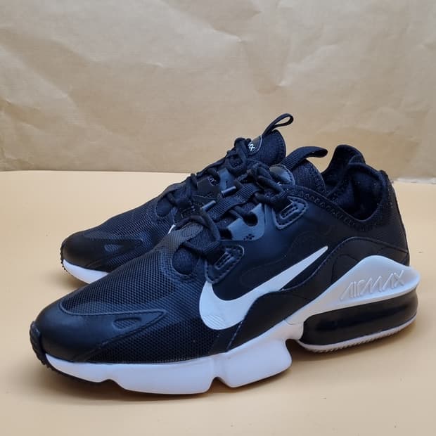 나이키 에어맥스 인피니티2 운동화245 