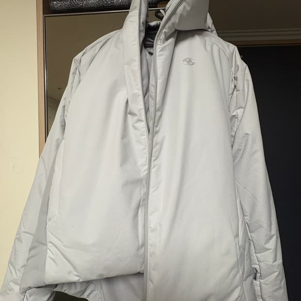 산산기어 리버서블 푸퍼 자켓 그레이 팝니다