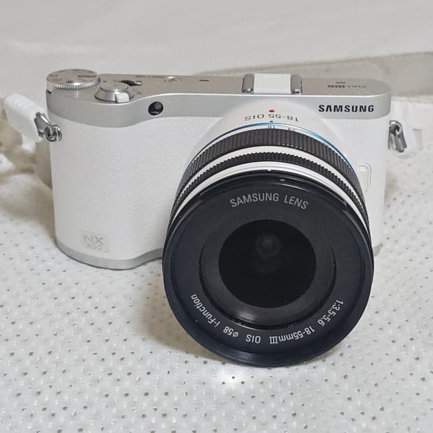 삼성 NX300 미러리스 카메라