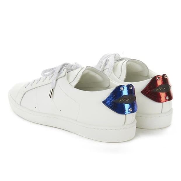 생로랑 Rip 입술패치 키스 스니커즈 화이트 39사이즈