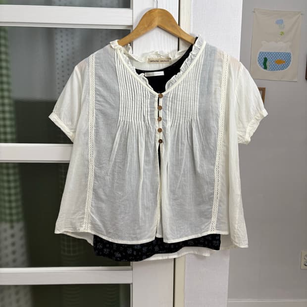 아이보리 잔 스트라이프 블라우스