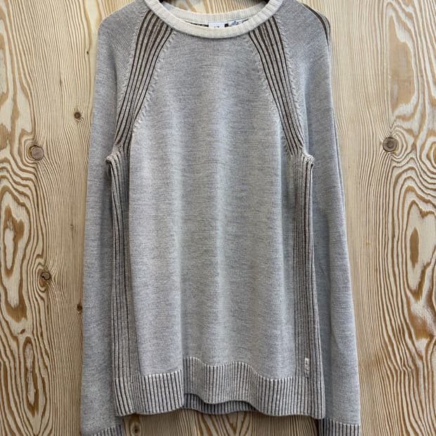 알마니 메리노울 니트