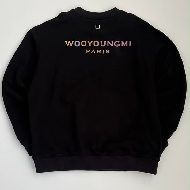 [52] 우영미 그라데이션 백로고 스웨트 셔츠 맨투맨