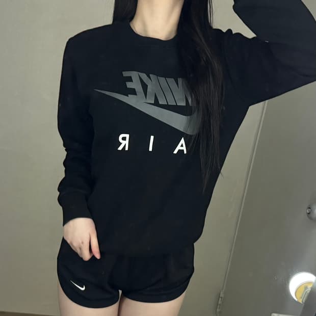 나이키 AIR 에어 로고 맨투맨 