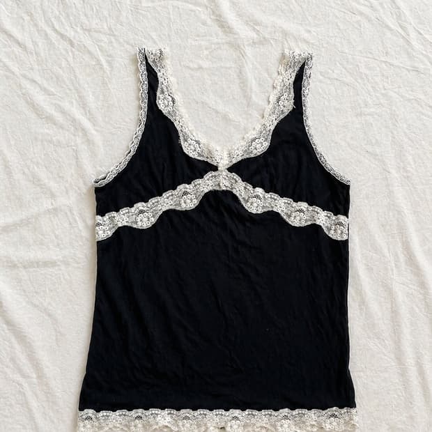 레이스 배색 슬리브리스 캐미솔 탑