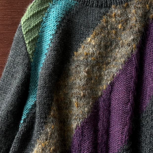 Boucle panel design pattern wide knit